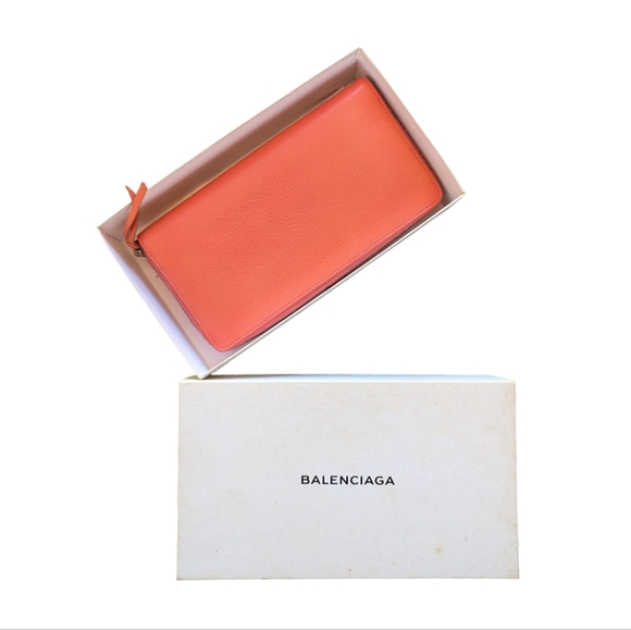 HTF! Coral Wallet with classic hardware - Picture 2 of 9